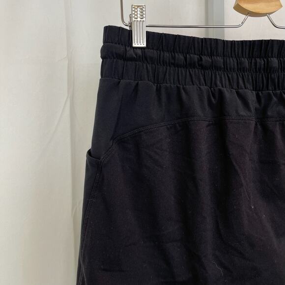 ATHLETA Size M Pull On Skort Skirt w Mesh Shorts Pockets Stretch Black - Picture 6 of 6